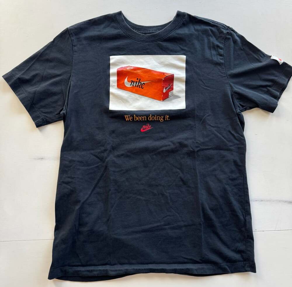 Nike We Been Doing It Shoe Box Graphic T-Shirt Black Medium
